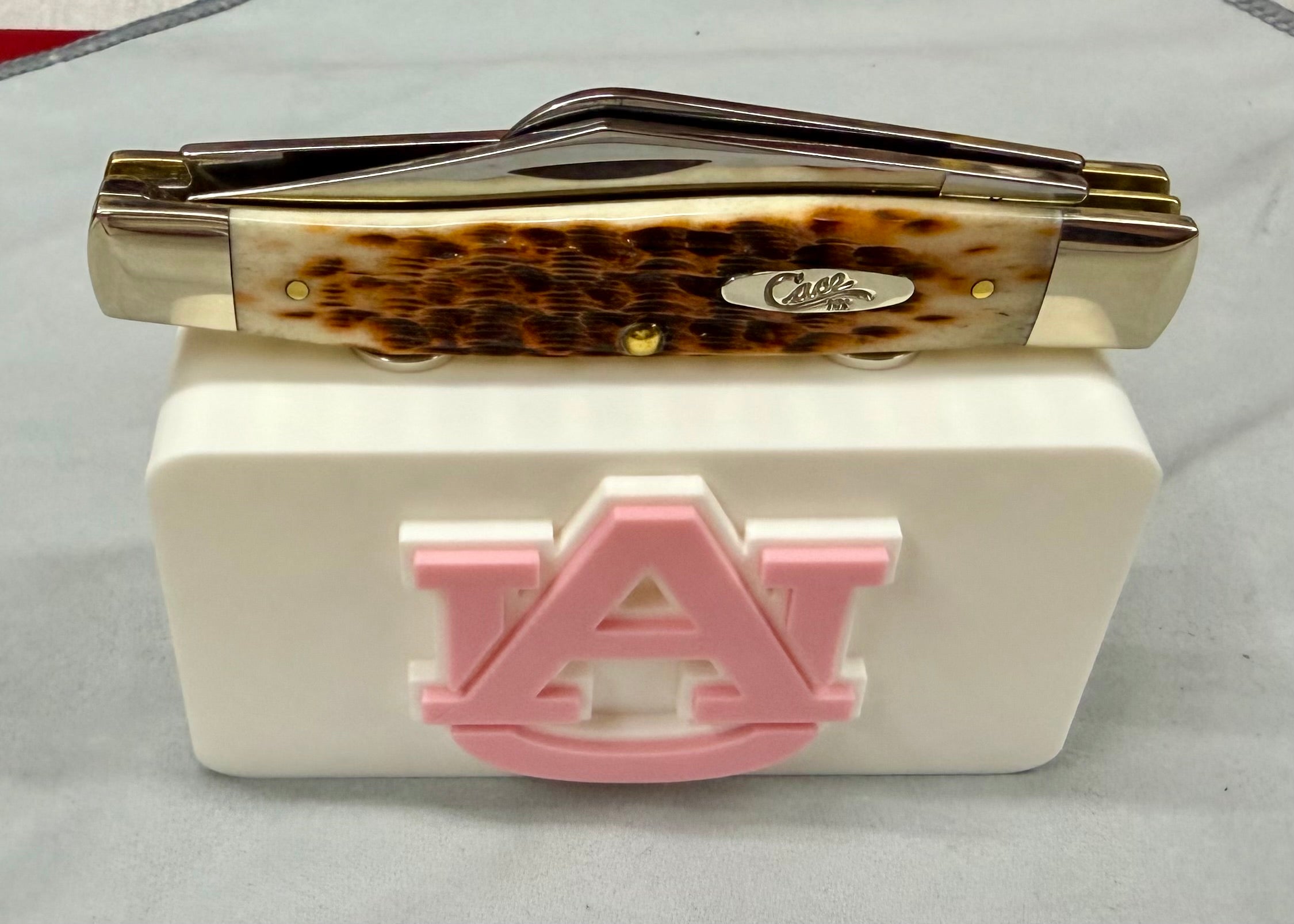 Auburn Tigers Knife Display In White & Pink Magnetic 3D Printed Stand (4” x 2”)