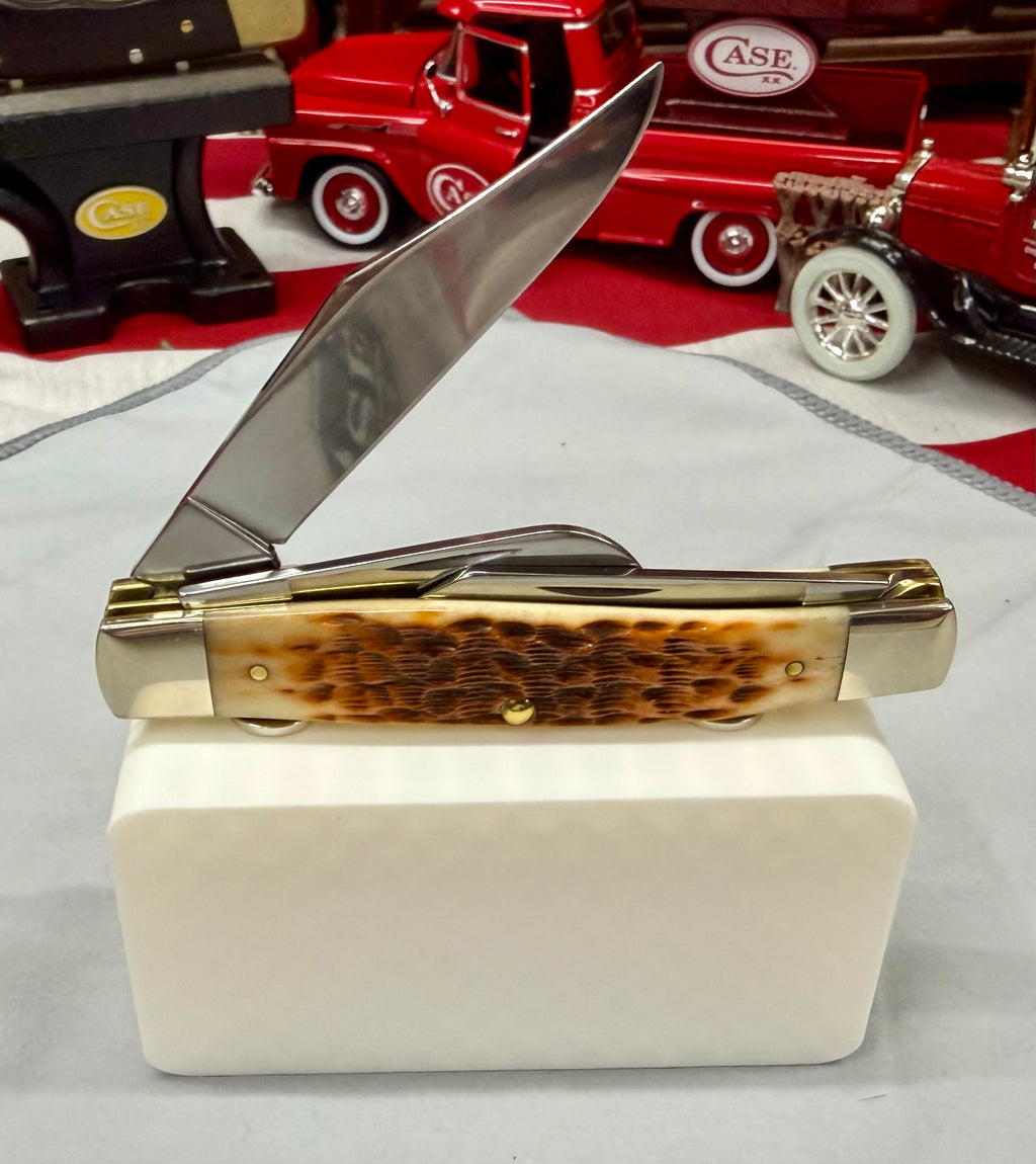 Georgia Bulldogs 3D Printed Knife Display Stand – Magnetic EDC Holder – Red, Black & White Logo – Compact 4x2 Display