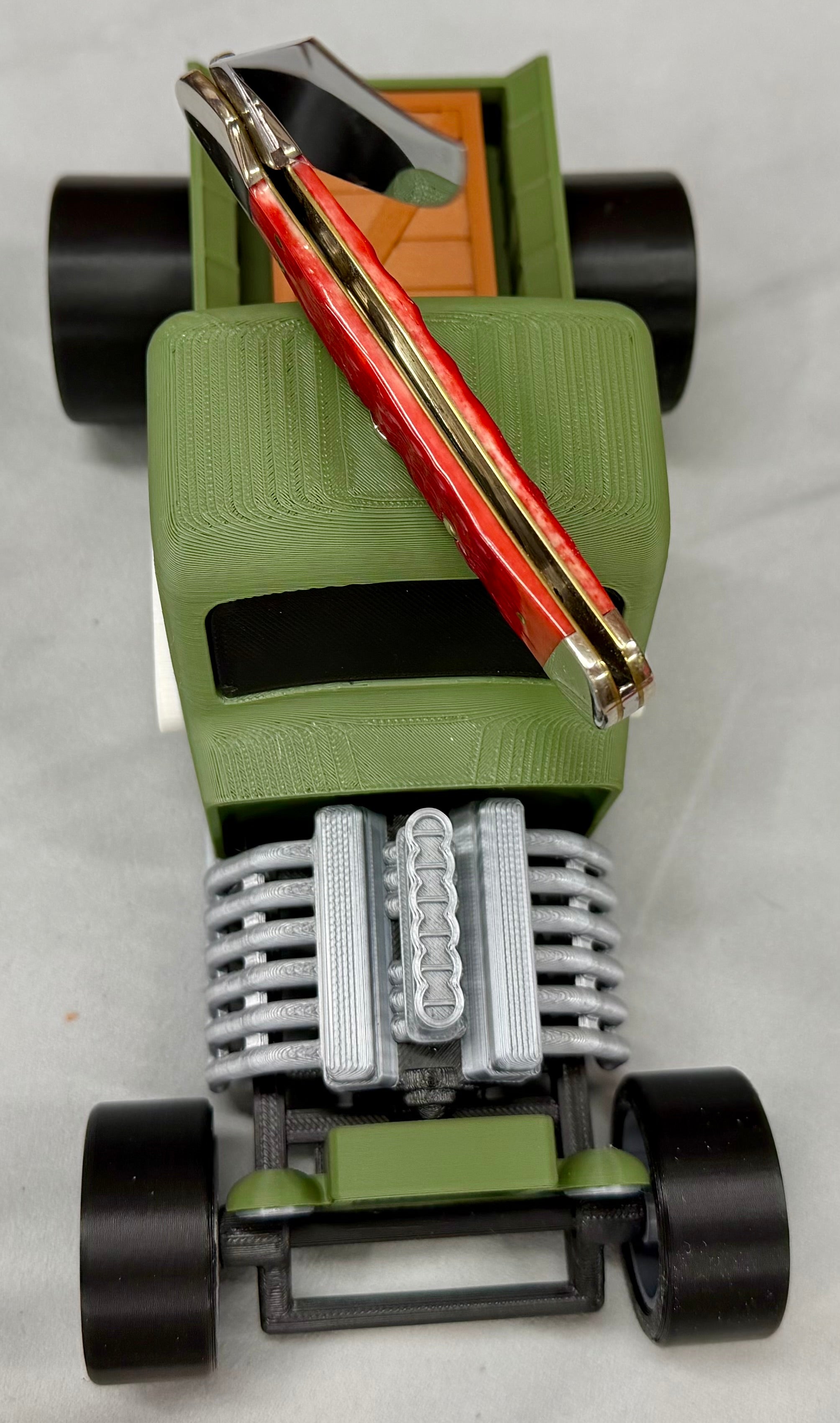 CASE XX OD Green Hot Rod Knife Display – 3D Printed Magnetic Collector Stand (Knife Not Included)
