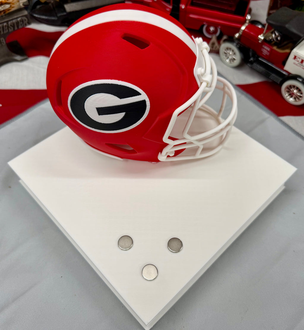 Georgia Bulldogs Helmet Knife Display – 3D Printed Magnetic Stand (White 8x8 Platform)